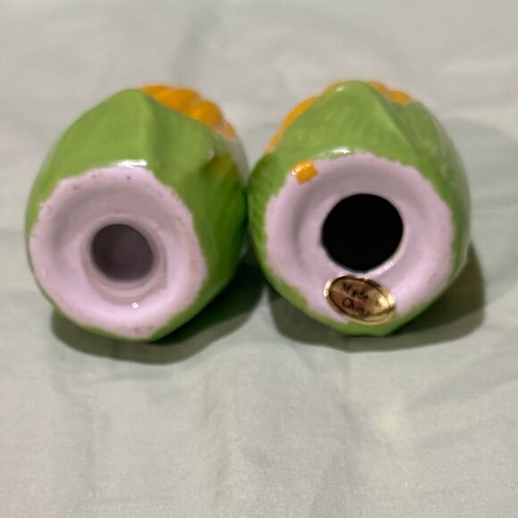 Vintage corn on the cob salt & pepper shakers. Hand painted.
Cute at your BBQ - Picture 5 of 6